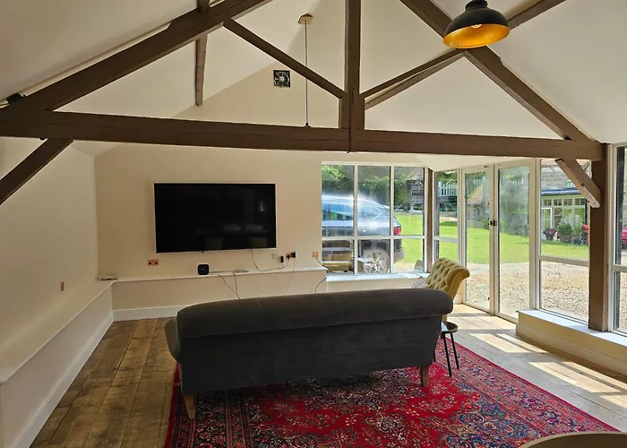 The Old Stables - Self Contained Cottage - Hot Tub And Pool