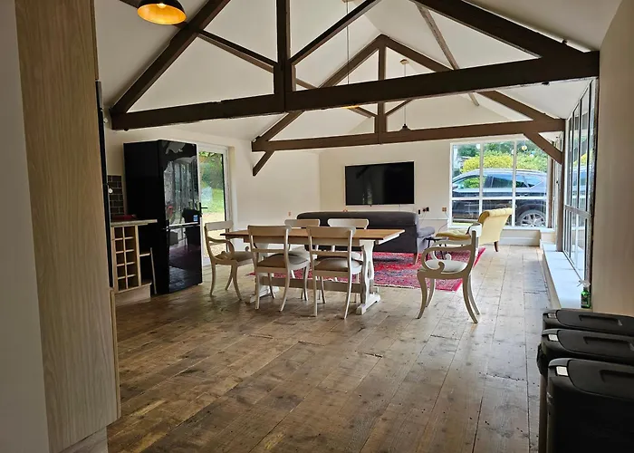 The Old Stables - Self Contained Cottage - Hot Tub And Pool